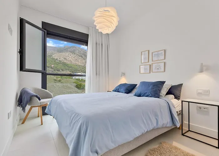 Apartment Elegant In Higueron With Stunning Sea Views *